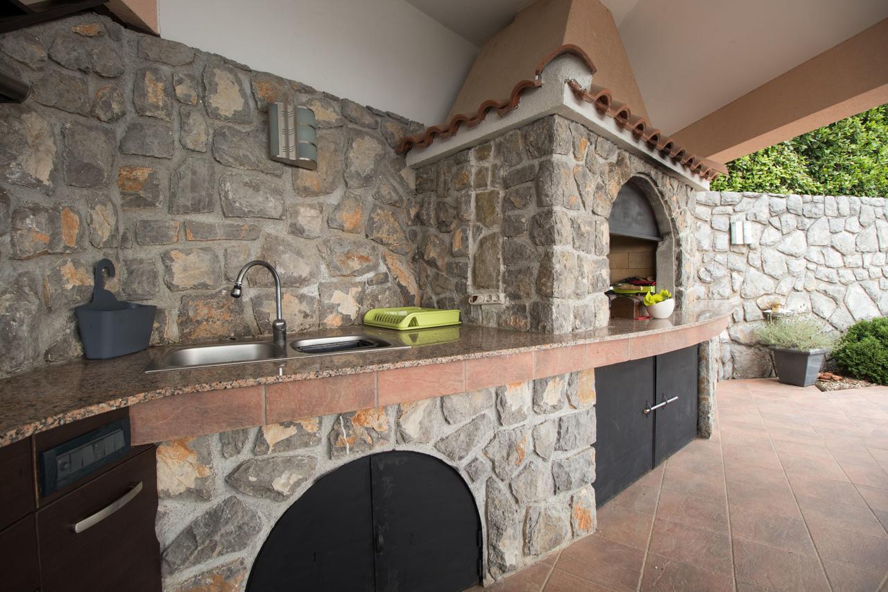 Apartments Villa Adore Ičići Esterno foto