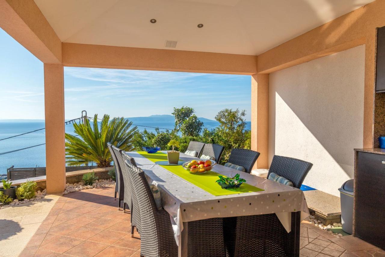 Apartments Villa Adore Ičići Esterno foto