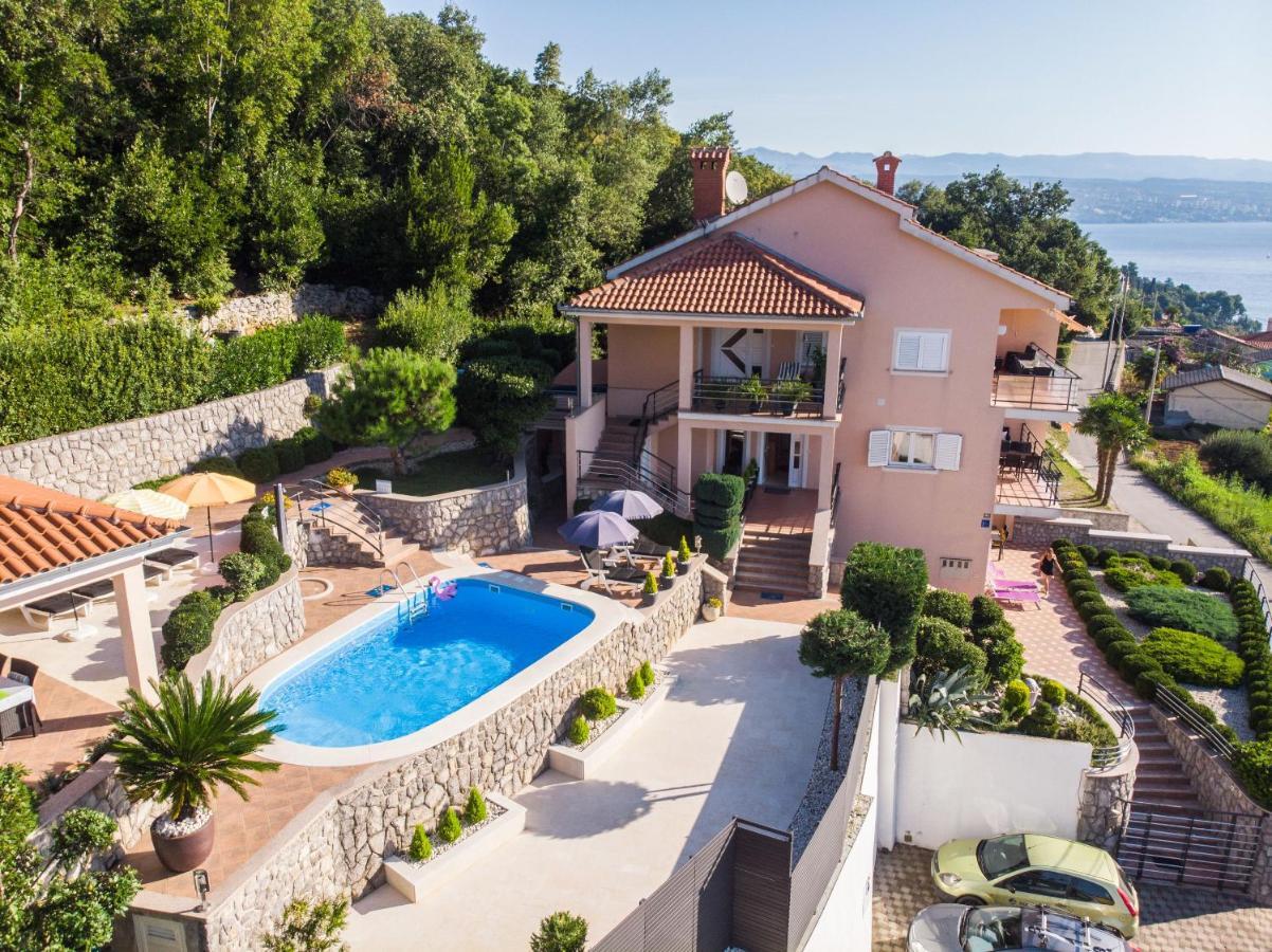 Apartments Villa Adore Ičići Esterno foto