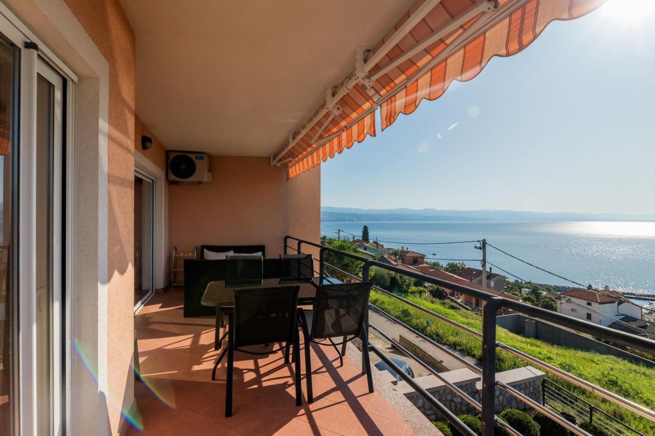 Apartments Villa Adore Ičići Esterno foto