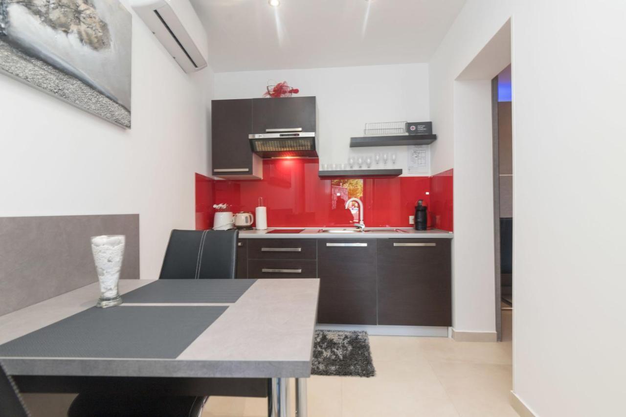 Apartments Villa Adore Ičići Esterno foto