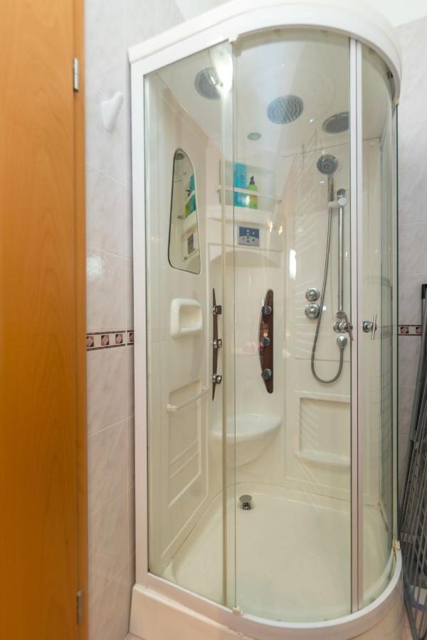 Apartments Villa Adore Ičići Esterno foto