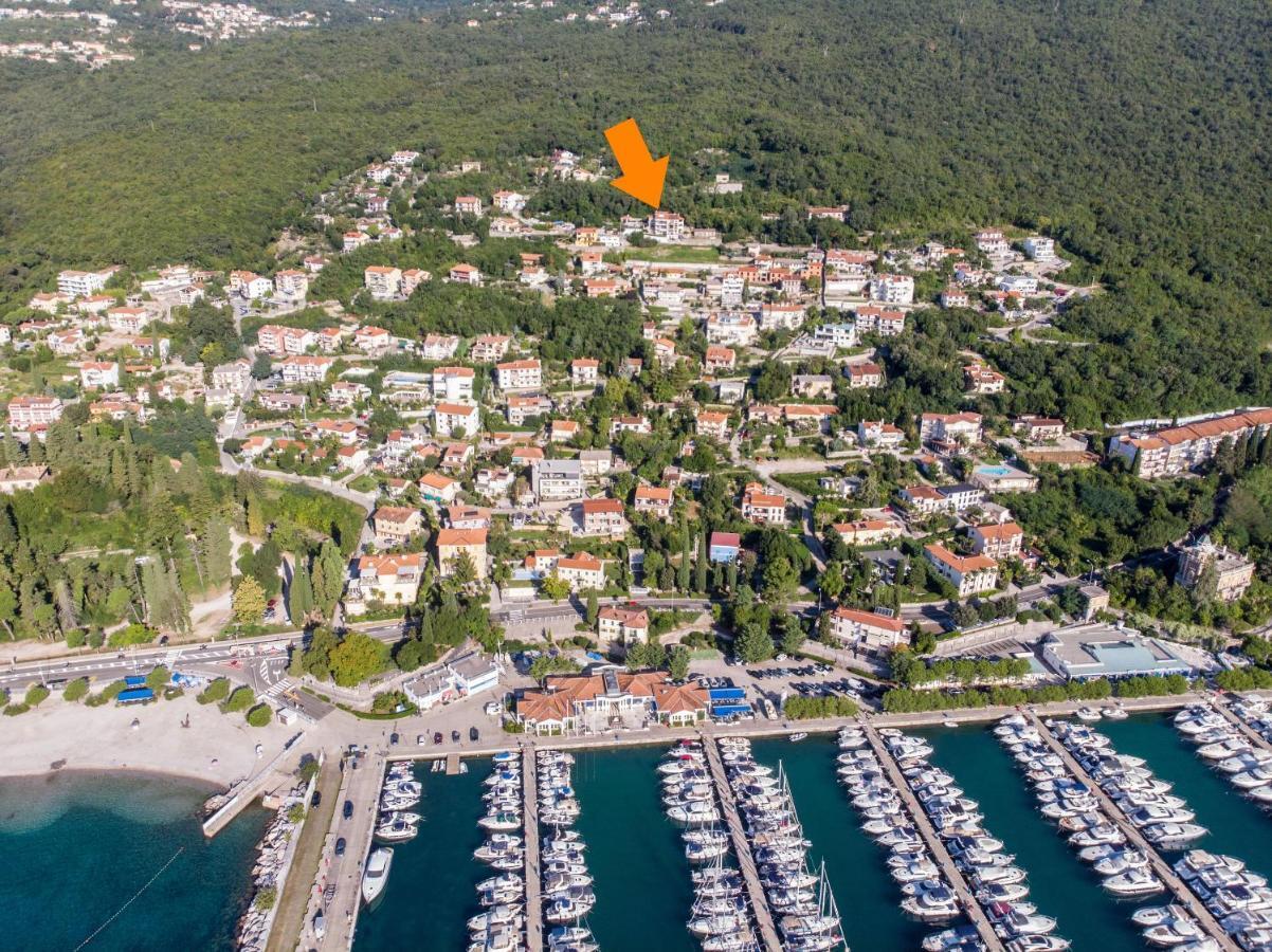 Apartments Villa Adore Ičići Esterno foto
