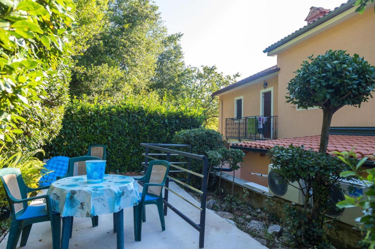 Apartments Villa Adore Ičići Esterno foto