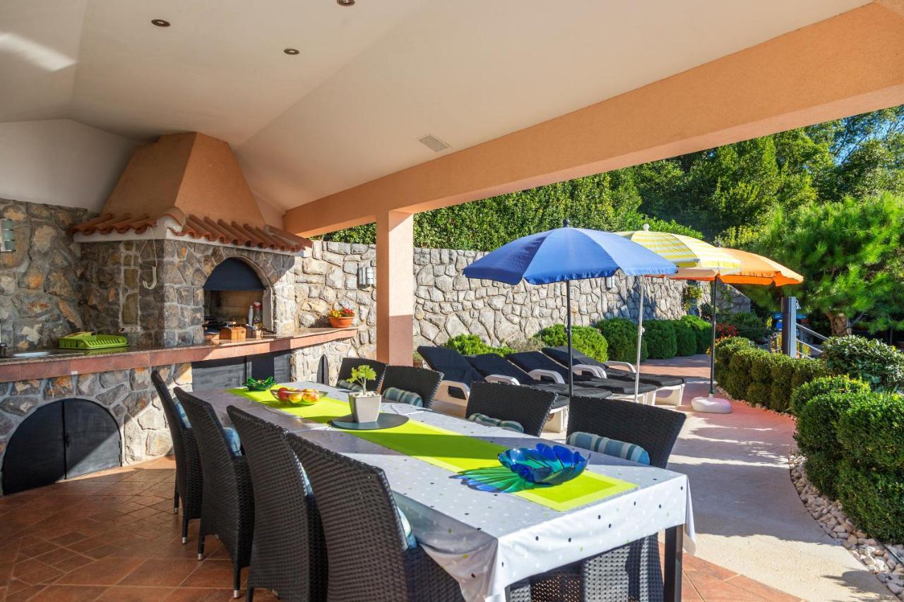 Apartments Villa Adore Ičići Esterno foto