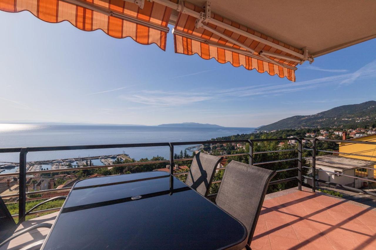 Apartments Villa Adore Ičići Esterno foto